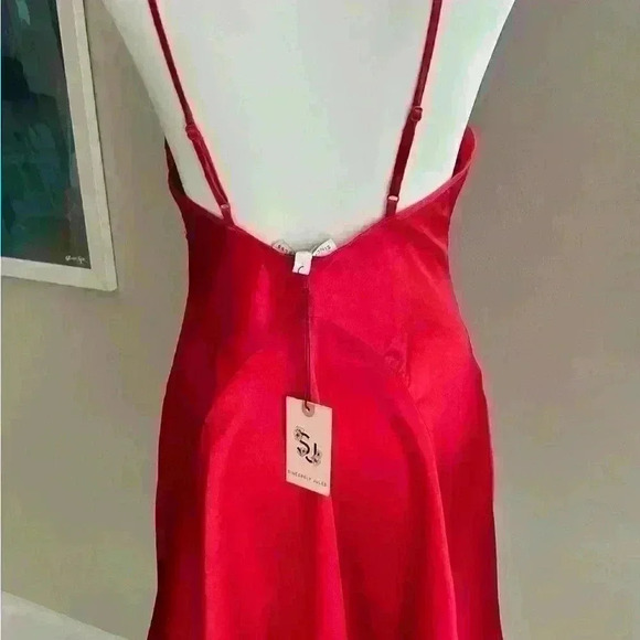 NWT Sincerely Jules Red Satin Slip On Lingerie. Size Small - Picture 3 of 7